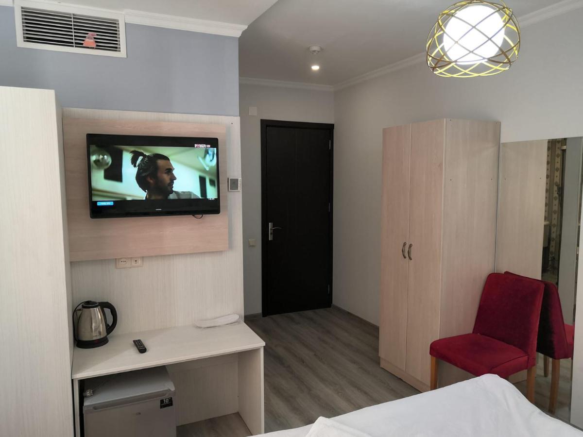 Hotel My Rose Batumi Bagian luar foto